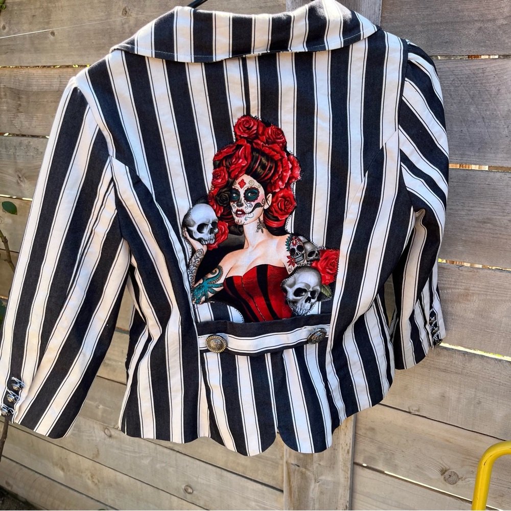 Sexy sugar skull ring leader vibe Black and Cream Striped Blazer (medium)